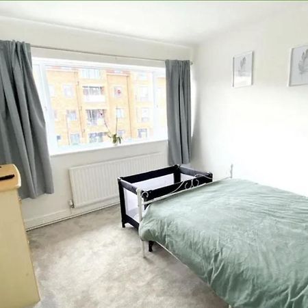 4 Bedroom Property Close To The Harry Potter Studio And Watford Junction Ngoại thất bức ảnh